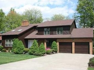 3241 Greentree Cir, New Castle, PA 16105