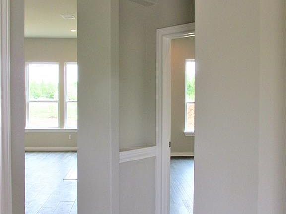 5th image of 377 Nene Ln