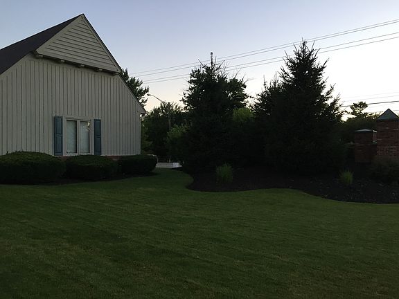 3rd image of 1040 Colony Way