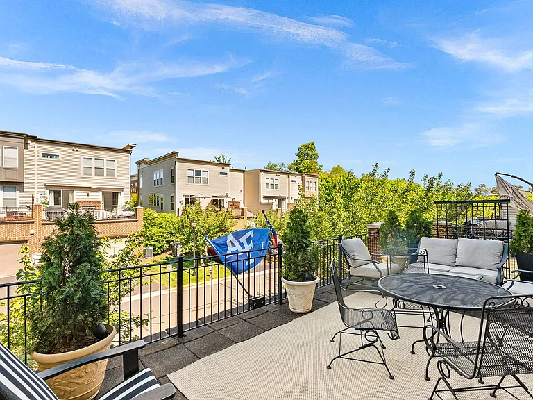 22840 Goldsborough Ter — Photo 39