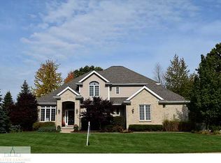 16924 Pine Hollow Dr, East Lansing, MI