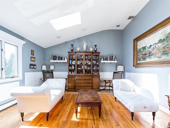4th image of 1888 Stanley Dr