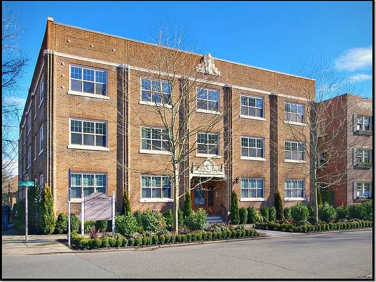 Westland Manor — Photo 1