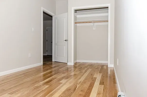 Rented by EXR | media 9