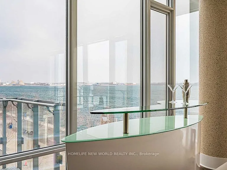 29 Queens Quay E #406 — Photo 7
