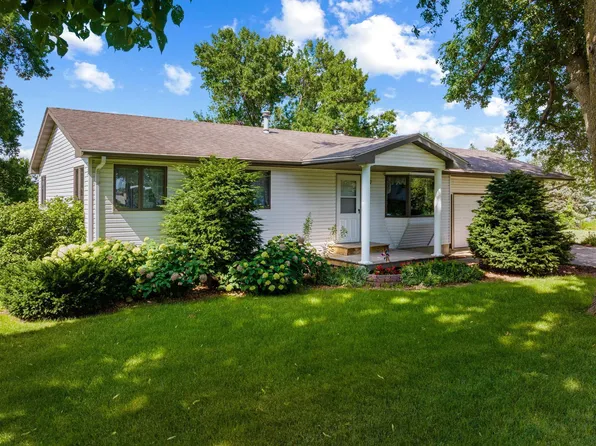 108 4th Ave W, Ellendale, MN 56026