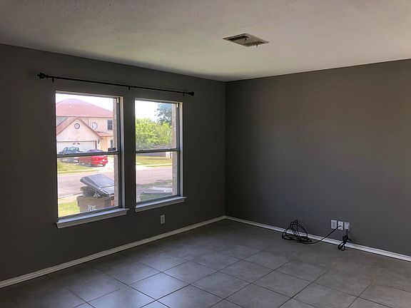 2nd image of 2714 Vinson Ct