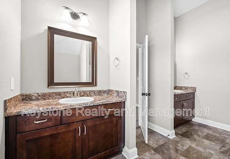 1236 Winterset Dr — Photo 10