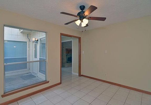 3rd image of 15754 Boulder Oaks Dr