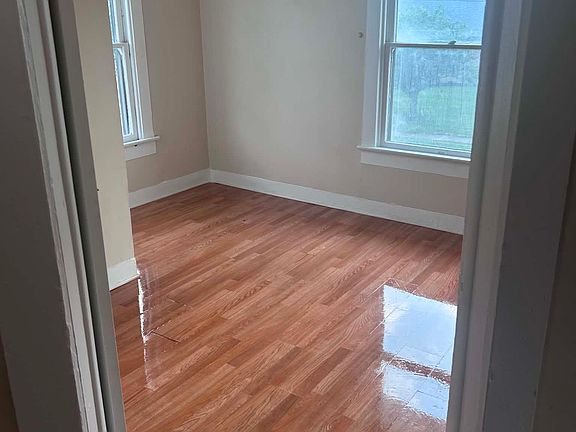 2nd image of 2218 Catalpa Dr #2