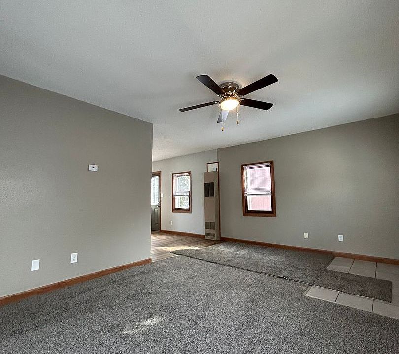 1st image of 615 8th Ave S #617