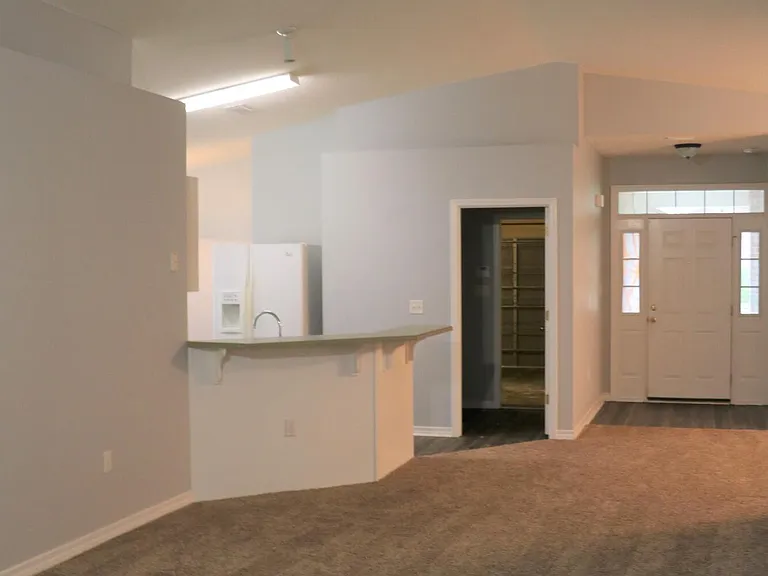 2110 Presidio St — Photo 10