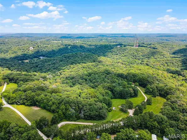 4270 Alt Rd, Pacific, MO 63069