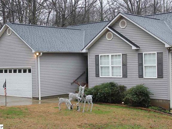 2nd image of 127 Oak Dr