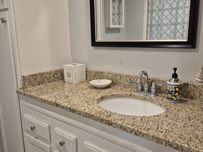 Full size bathroom