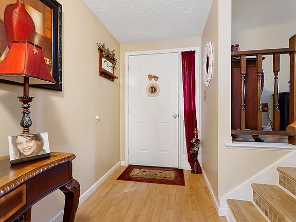 2nd image of 2340 Glade Dr SE