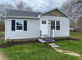 10 Hampton Rd, Shirley, NY 11967