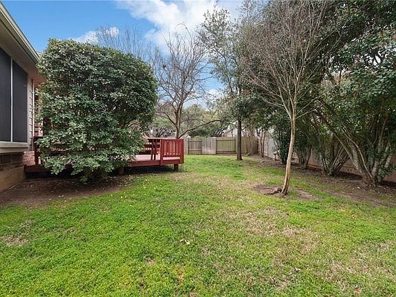 4th image of 309 Chesapeake Bay Ln S