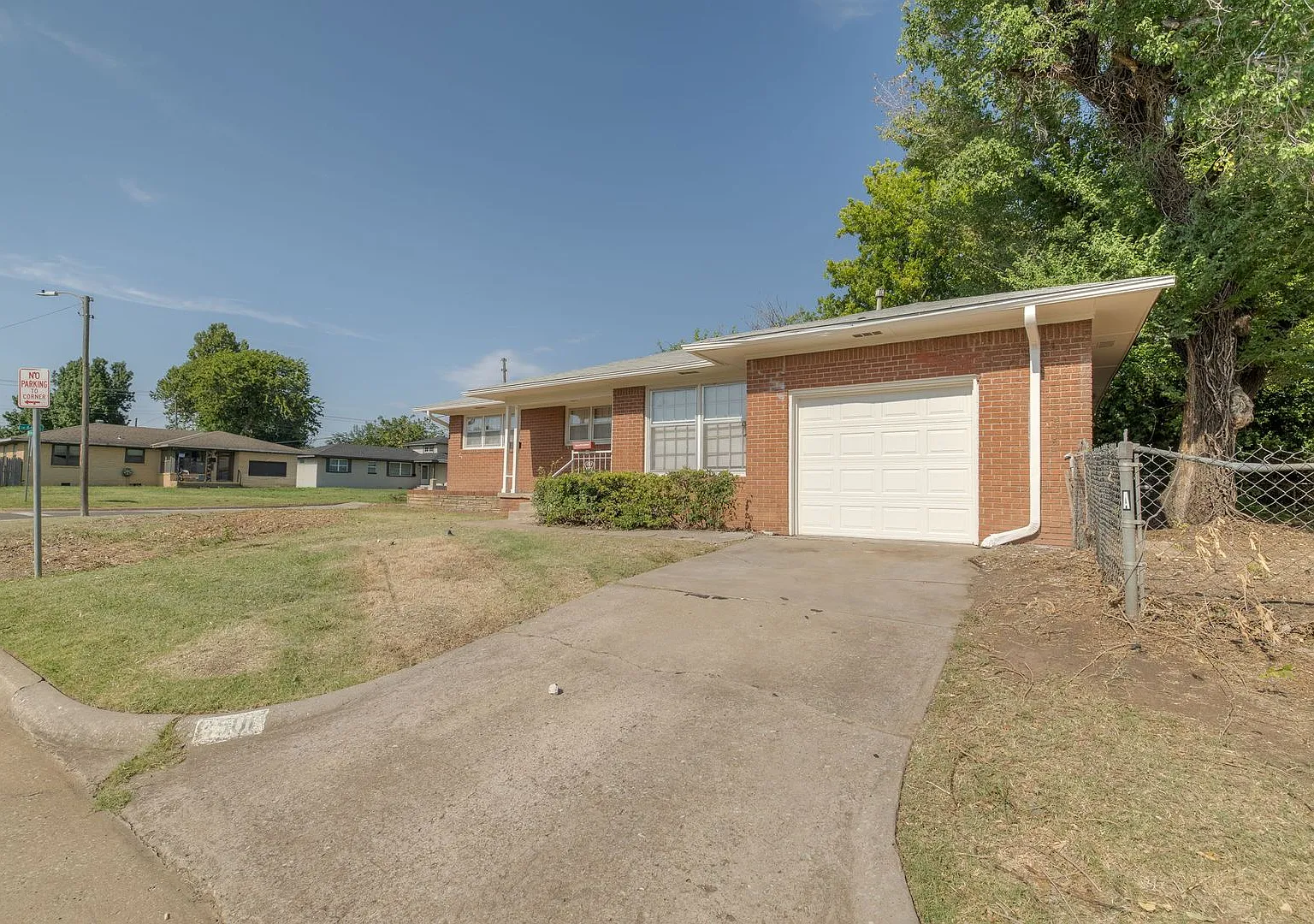Updated 3 bedroom 1 bath home in Oklahoma City! — Photo 3