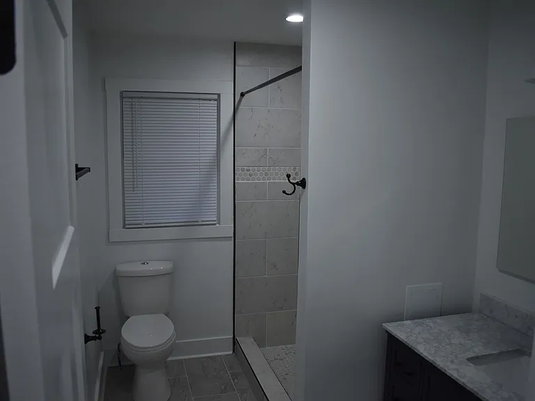 2406 N Talbott St — Photo 17