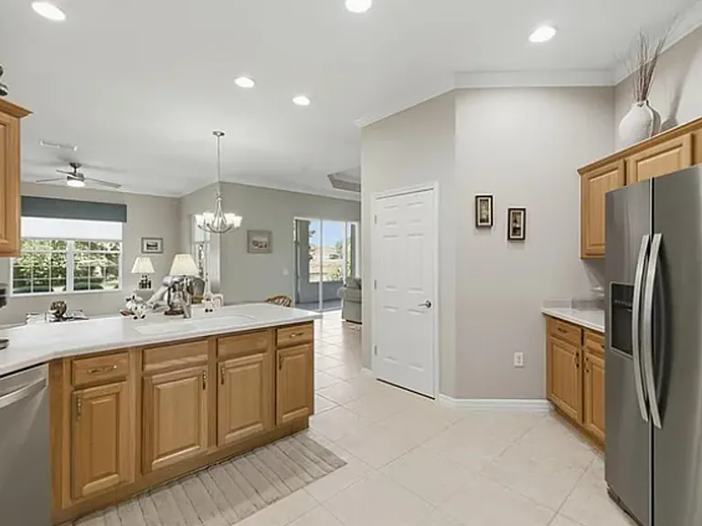 8821 SW 82nd Court Rd — Photo 5