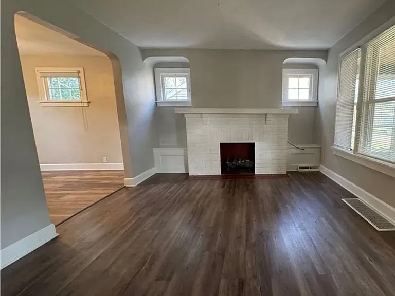 12116 Longmead Ave — Photo 4