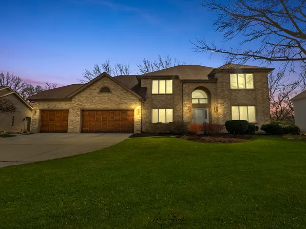 1309 Darien Club Dr, Darien, IL 60561