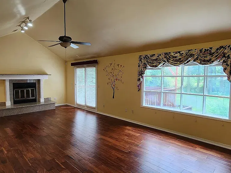 6108 Williams Rd — Photo 19