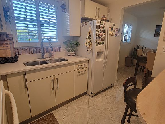 4th image of 725 Lori Dr APT 112