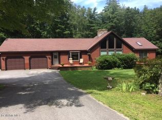 358 Swallow Hill Rd, Pownal, VT 05261