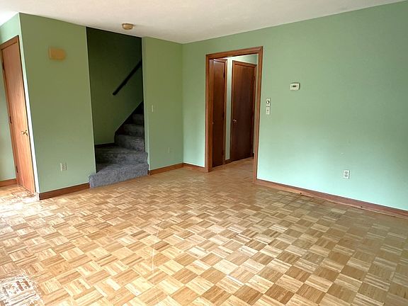 4th image of 134 Terri Marie Way #6-18