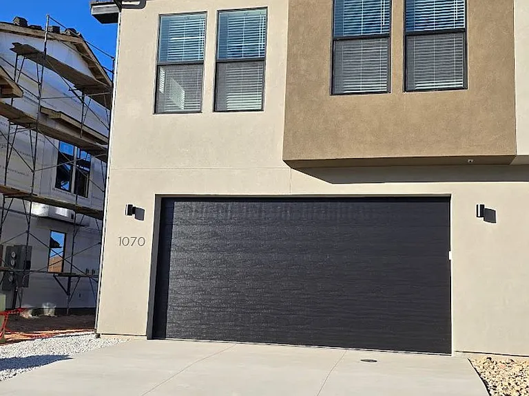 1070 W Albertine Ln — Photo 2