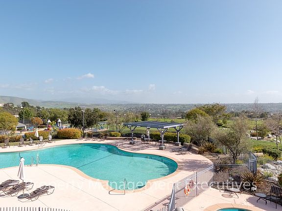 4th image of 2368 Manzana Way