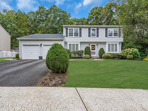 4th image of 611 Weston Drive