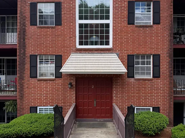 2 Louisburg Sq APT 3, Nashua, NH 03060