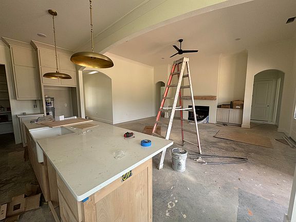 5th image of 518 Corondelet Ln