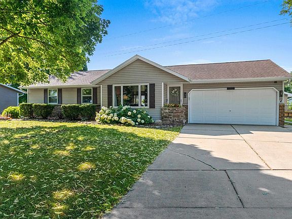 2nd image of 3008 Gilbert Dr