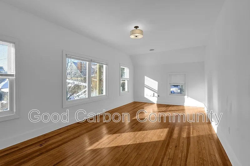 2 bed, 1.0 bath, 1020 sqft, $2,450 — Photo 3