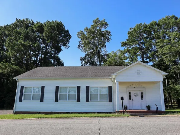 704 E Church St, Morrilton, AR 72110