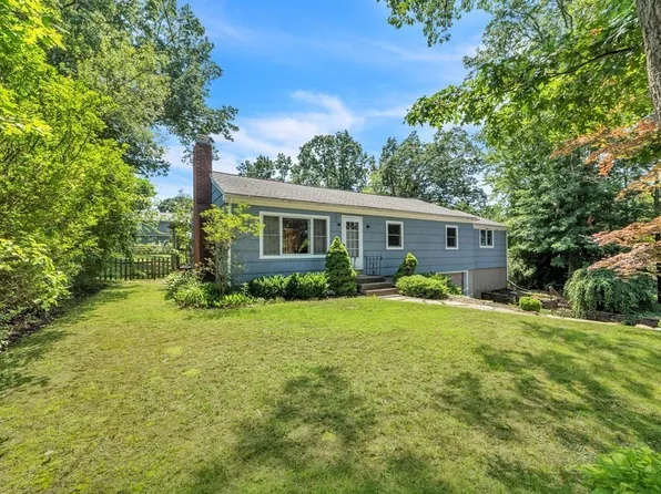 14 Briarcliff Dr, Feeding Hills, MA 01030