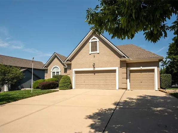 21400 W 98th Pl, Lenexa, KS 66220