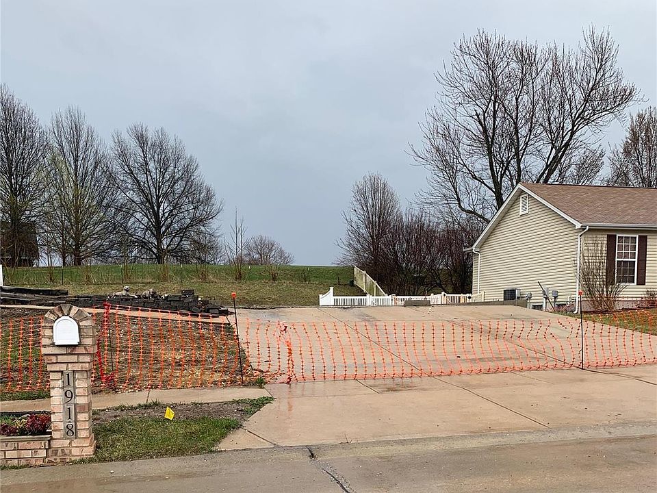 1st image of 1918 Bonnie Brook Ln