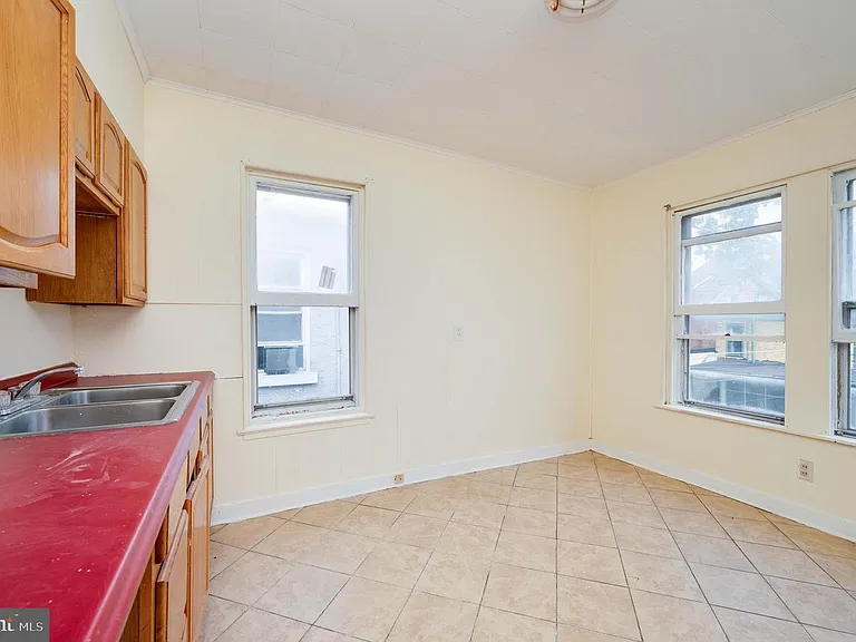 725 Madison Ave #2 — Photo 11