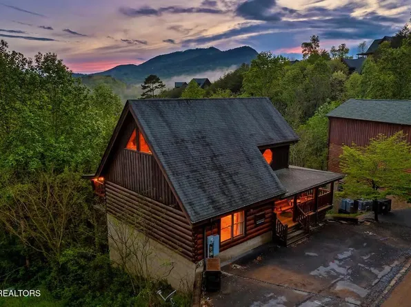 2140 Bear Haven Way, Sevierville, TN 37876