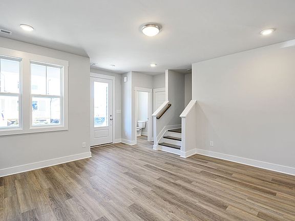 4th image of 837 Abbyberry Dr