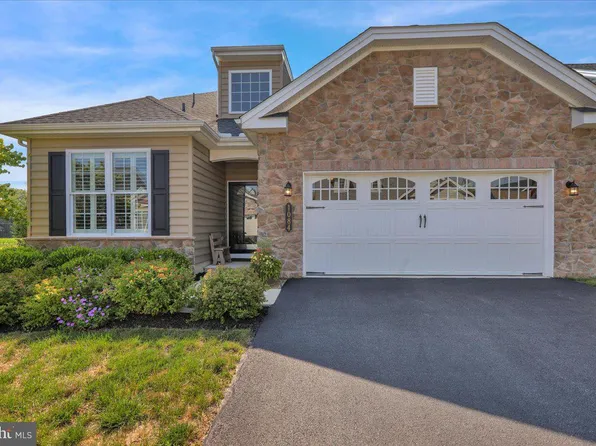 1084 Presidents Dr, Lititz, PA 17543