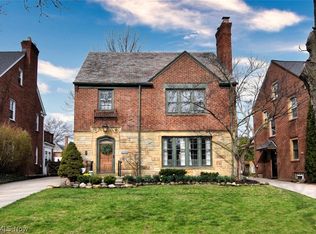 2556 Fenwick Rd, University Heights, OH 44118