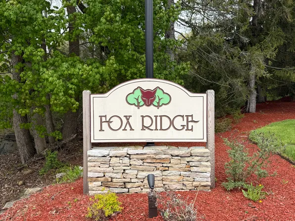 43 Spruce Ridge Dr, Fishkill, NY 12524