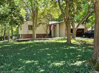 5609 Culpepper Dr, West Bloomfield, MI