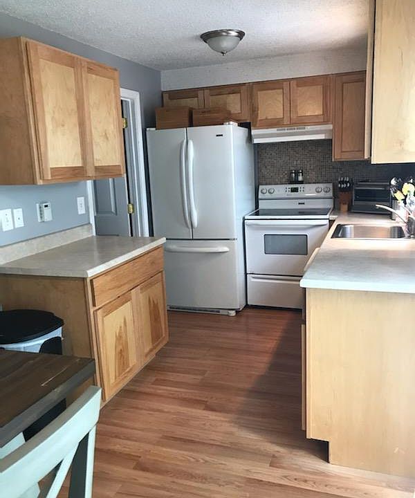 1st image of 2 Oakwood Ln APT 6